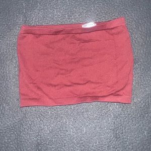 Cute strapless cropped top!